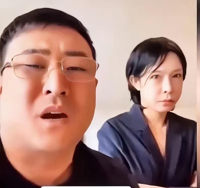 天津大哥发视频，说老婆被网友说像高市早苗，当场翻脸。他让媳妇把长发剪成齐肩，衣