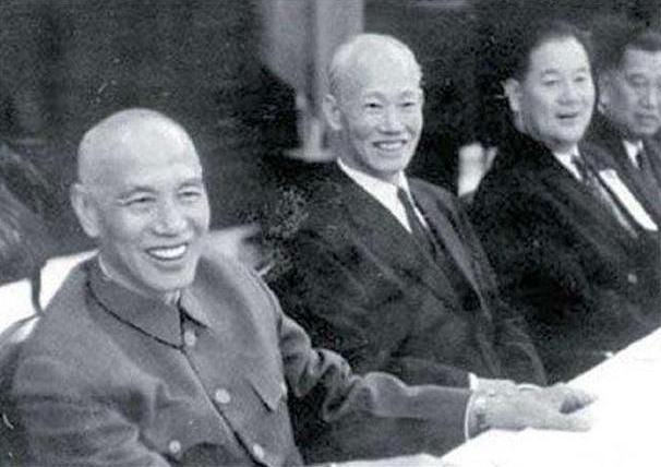 1963年，蒋介石想反攻大陆，他找到陈诚，想跟他讨论一下。结果，讨论的过程中，两
