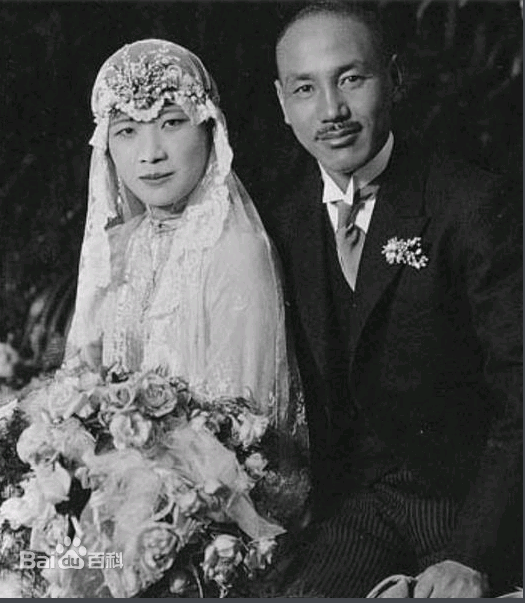 1933年，宋美龄得知蒋介石出轨陈洁如，怒气冲冲找到她，一个耳光扇过去，骂道“你
