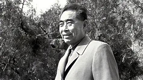 周总理去世后，遗体被医生解剖研究！发现主要脏器都形成了恶性肿瘤，而当年4个抛散骨