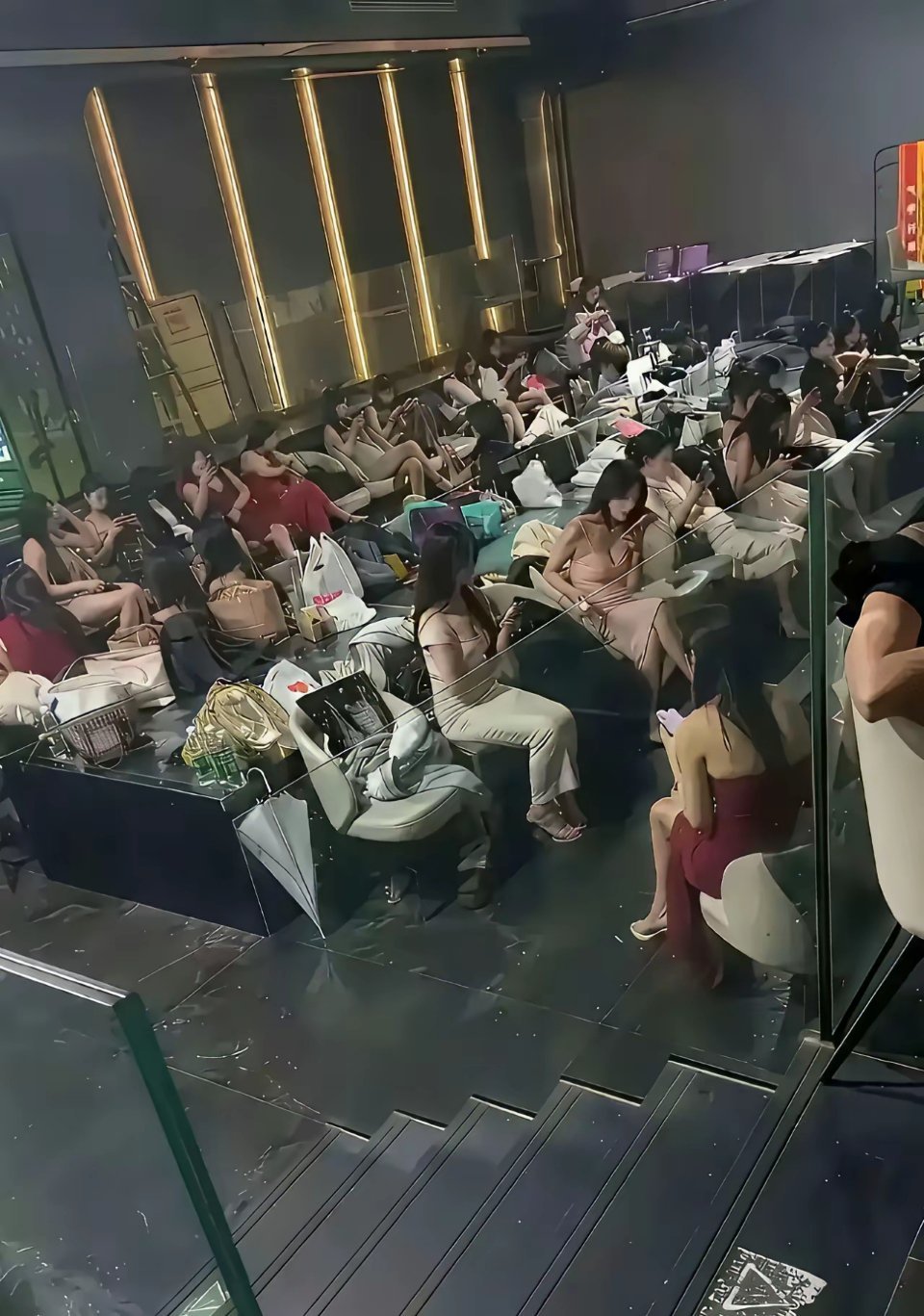说实话，这些人往后的出路到底在哪儿啊？