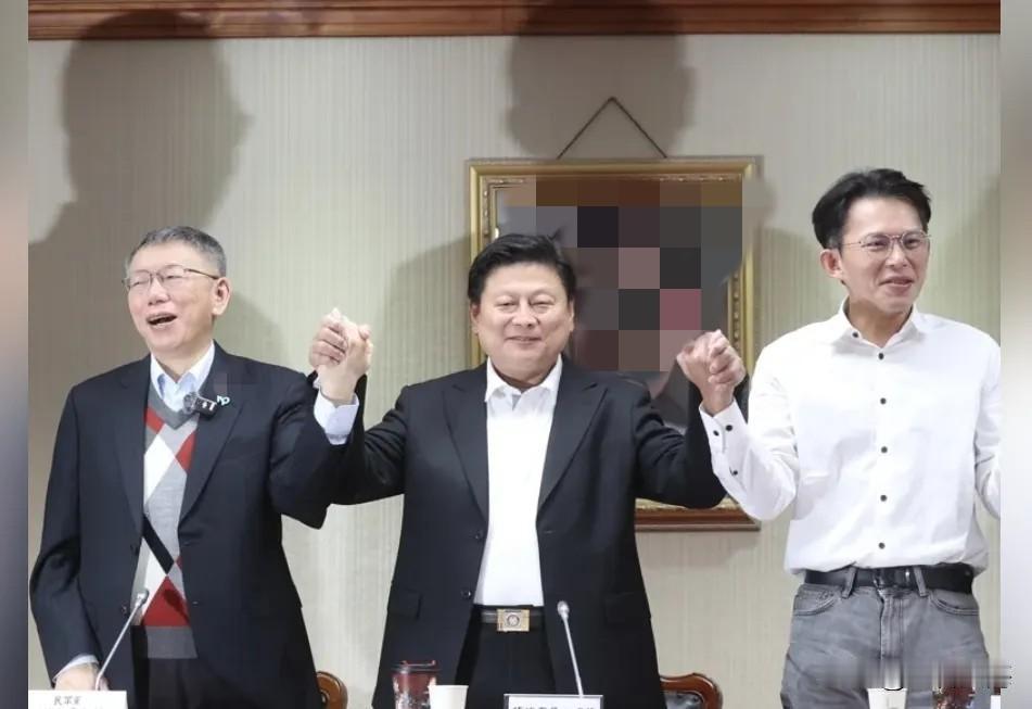 蓝白再度不同调，傅崐萁推普发两万，白营表态不跟。就在今日（9月29日），立院新的