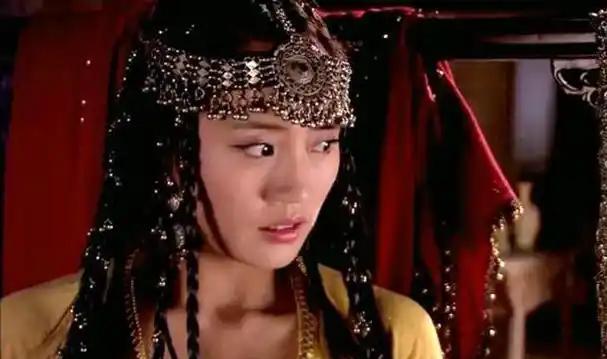 金主完颜亮沉迷声色，看上了兄弟的妻子定哥。完颜亮不惜以皇后之位为诱饵，逼她杀掉丈