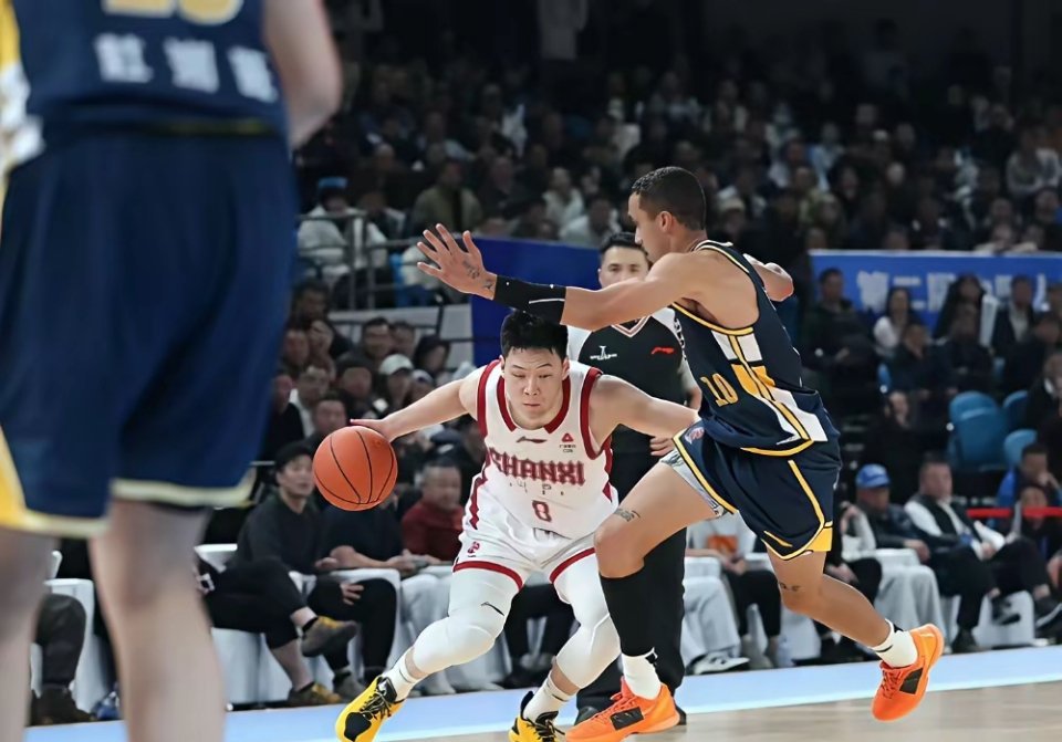 广东男篮与山西男篮的俱乐部杯比赛算是给全联盟打了个样，比赛就是要这打！广东男篮虽