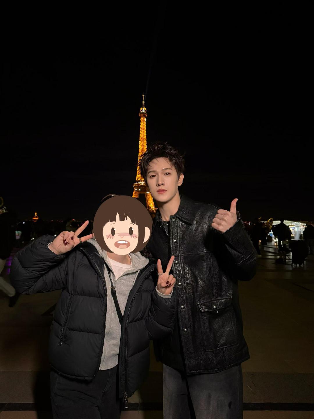 偶遇李昀锐还合照了李昀锐巴黎和网友合照3月2日，有网友分享朋友在巴黎偶遇，还合