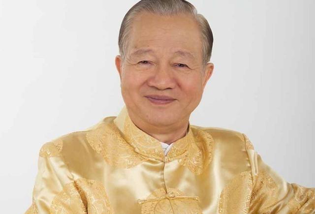 “中国人和日本人长相相似，肤色差不多，怎么区分呢？”曾教授淡淡一笑：“其实很简单