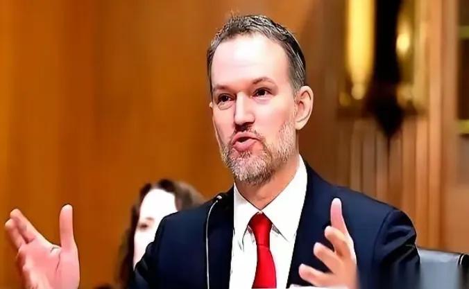 美国拉着50多个国家，想逼我们交出稀土，我们同意了，暂停出口管制，但就在4月9号