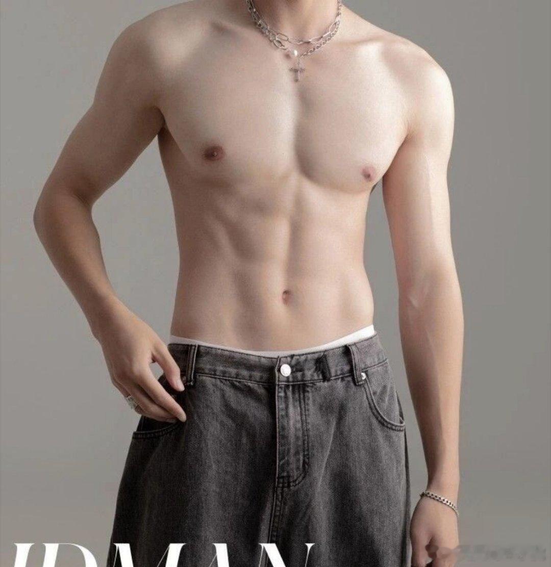 每日健身时间健身应该是一种常态，保持良好的身材很重要。加油吧少年。