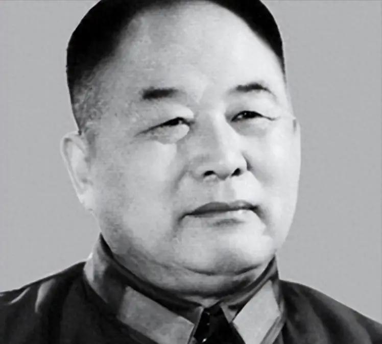 1969年，开国少将吴效闵被隔离审查，可他却住在独栋小洋楼，并配了警卫员，有人好