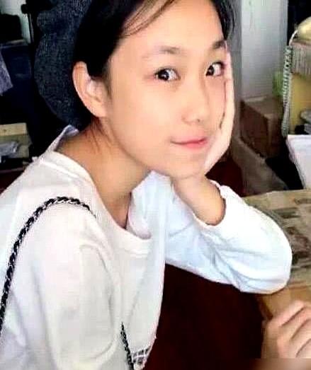 孙俪把妹妹带进组，真就只当个小跟班啊？《甄嬛传》里演少年玉娆，《安家》里是少