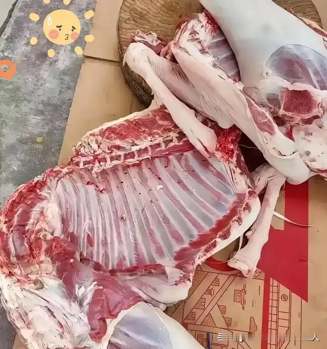 一个农村博主4月5日发视频，杀完羊就把账本摊开给大家看：买羊花了1500，运费加