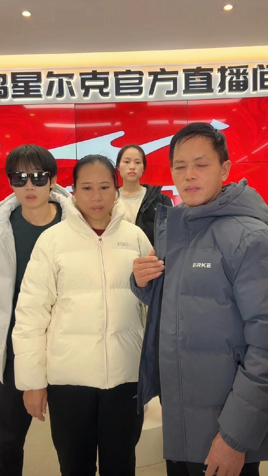 大家对梁志辉弟弟的喜爱丝毫不亚于梁志辉。他从未上过一次辅导班，全凭自身能力考入9