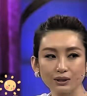 秦海璐说：“我高考的时候数学满分150，我考了4分，英语满分也是150分，我考了
