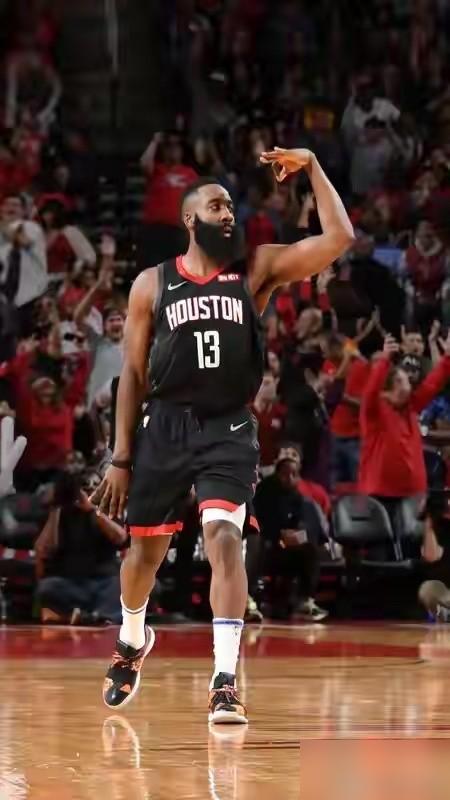 之前有人说火箭本赛季拉胯，全怪乌度卡没交易哈登，还拿哈登在骑士的表现说事。这瓜都