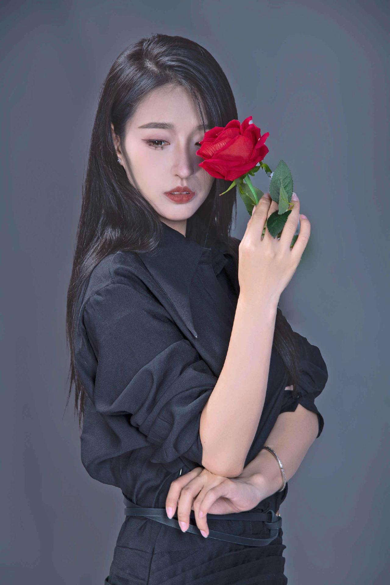 酷酷的小姐姐个人写真每日分享