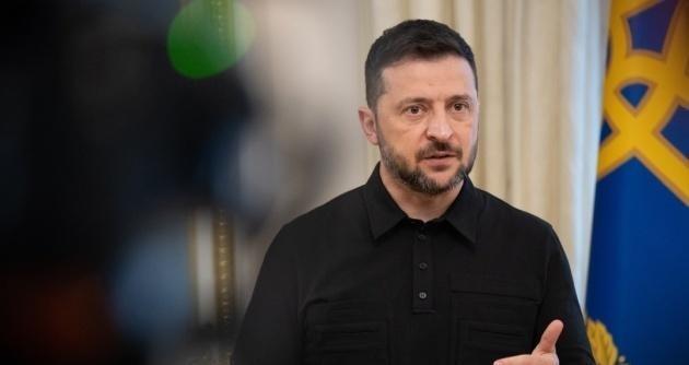 乌克兰总统泽连斯基，突然放了个大消息。打了四年的仗，他说2026年上半年就能打完