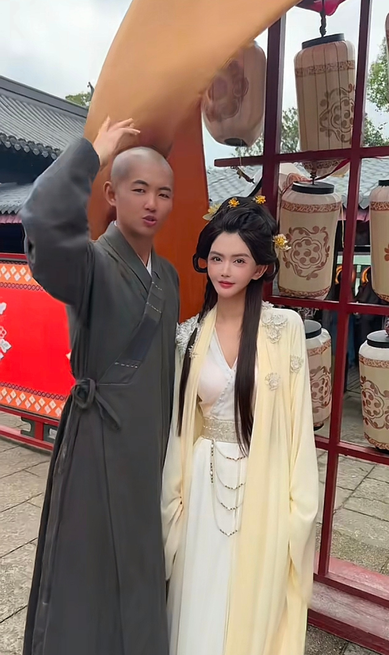 韩安冉要出演《济公4》，不少网友说古代也有医美诊所吗，你们怎么看