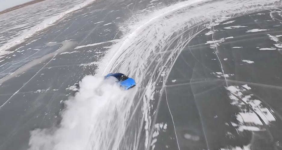 这次新SU7的冰雪漂移测试，真的能看出小米的技术功底有多扎实。大扭矩电动车玩