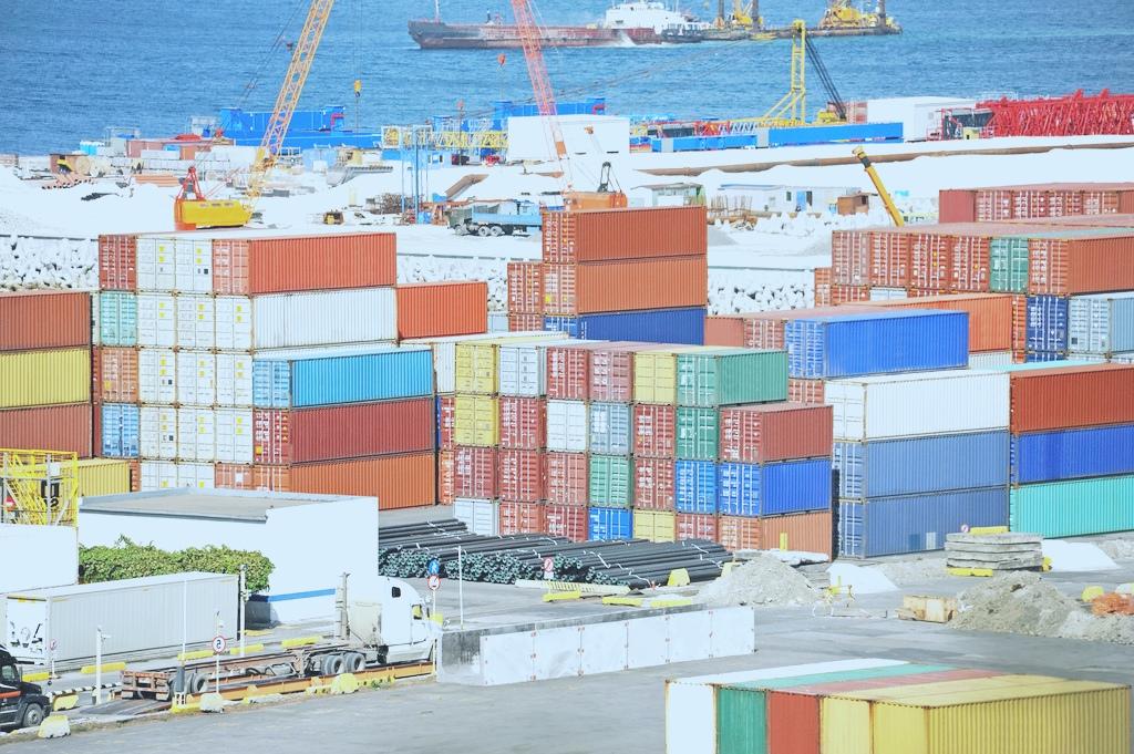 美国网友反问政府：不是说中国经济全靠美国市场，关税会重创中国吗？对美出口下降29