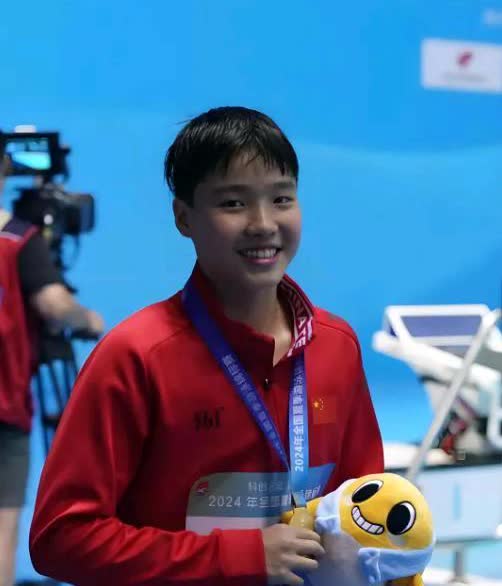 12岁的于子迪200混进了决赛！厉害！本以为游到半决赛，来到了世界舞台就已经