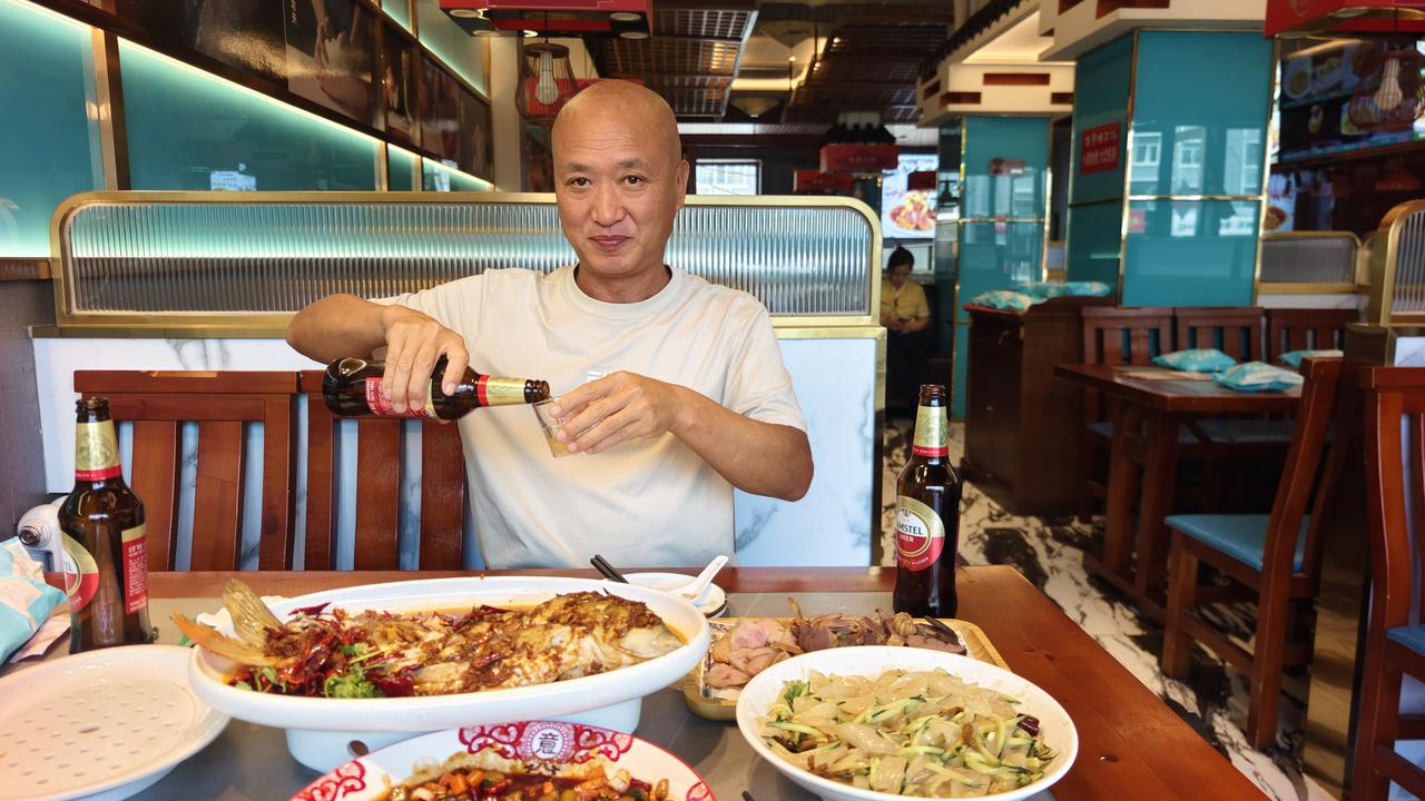 回来不到十天，做了两顿豆角，小胖就不干了，说我又要上顿豆角下顿豆角糊弄她。我俩今