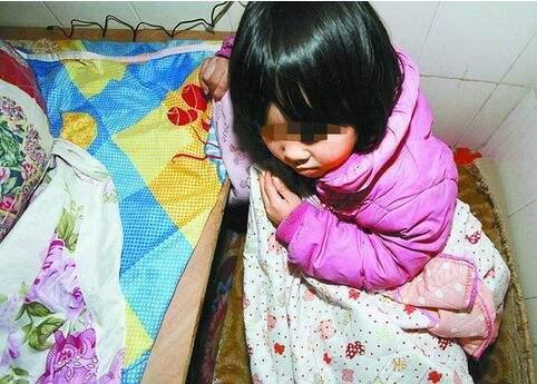 六岁女儿从学校回来后变得异常, 妈妈带孩子检查后发现情况, 知道真相后妈妈气的要报警