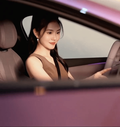 刘浩存申请当深蓝内测官不行了看到刘浩存开上紫色座驾一整个被帅到了！甜酷风完全就是