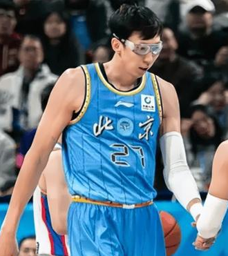 周琦23分13篮板，北京男篮大胜天津取得4连胜。CBA常规赛，北京男篮主场迎战天