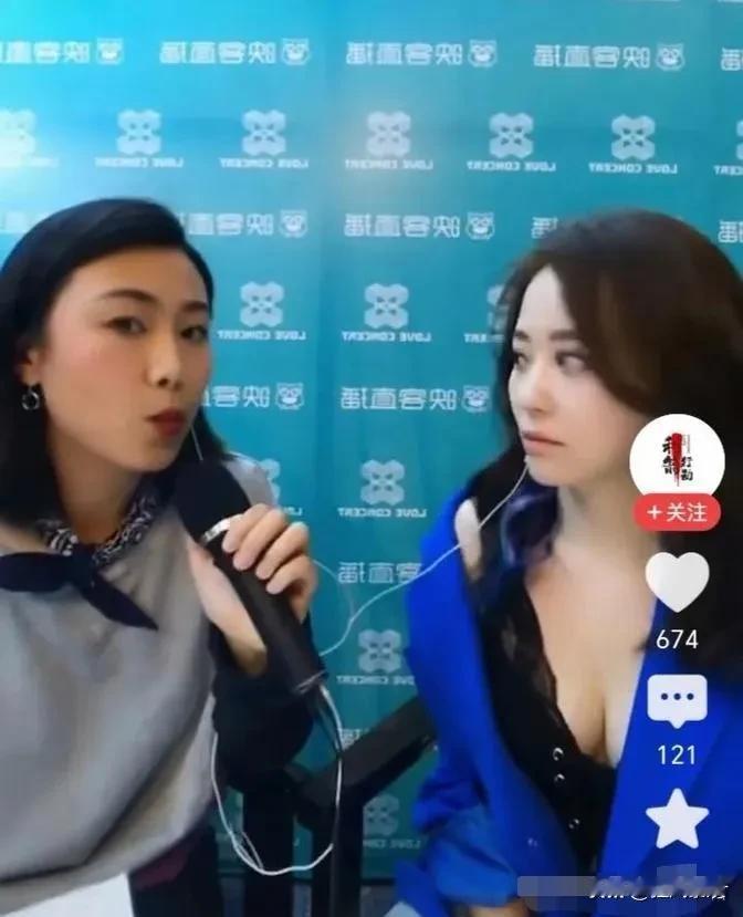 张靓颖，又一次让网友炸锅！近日，在访谈直播中，张靓颖的造型再一次成为焦点，从
