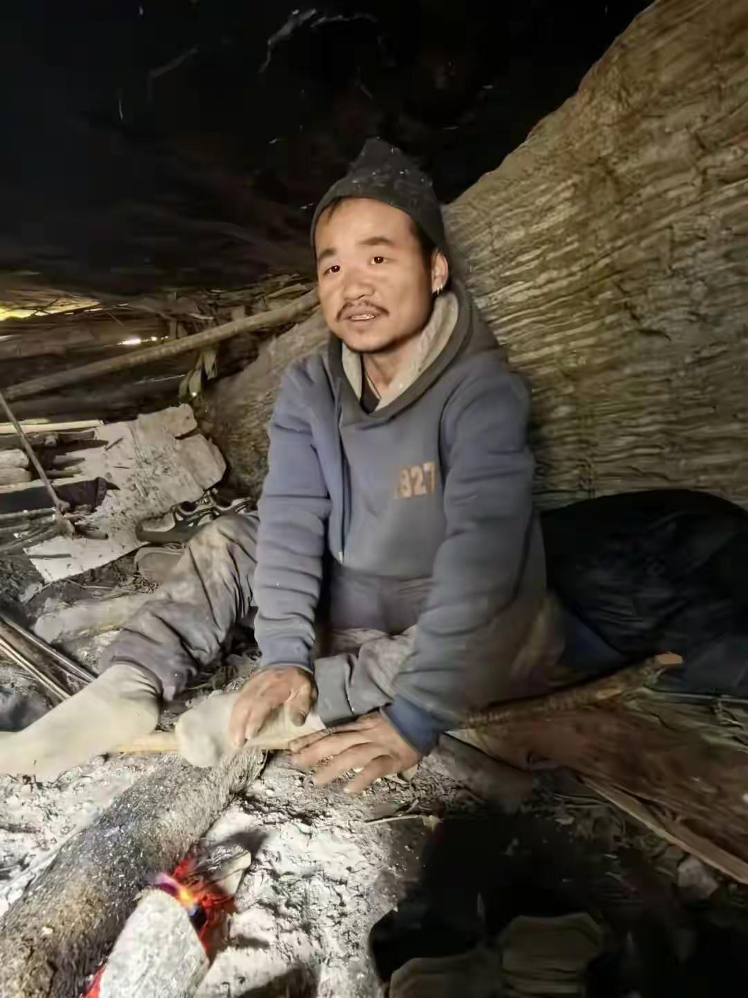 12月11日晚，张家界七星山“荒野求生”挑战赛组委会宣布提前结束赛事。原因是即将