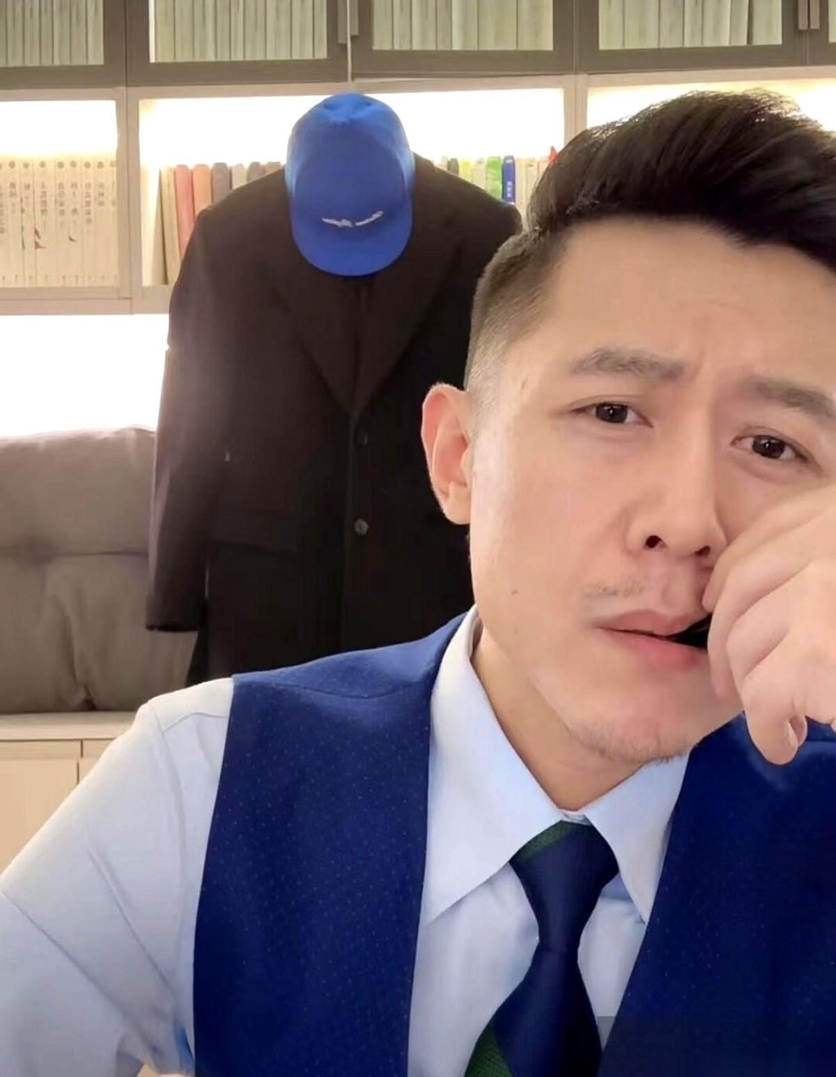 “辞职！回家带孩子做家务！”结婚才一年，老公的嗓门就吼过来，震得她手里的筷子差点