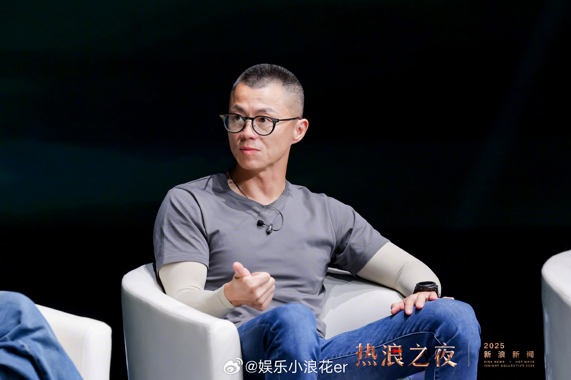 北京交警通报陈震发生车祸陈震负事故全部责任近日，知名车评人陈震车祸消息引发热议