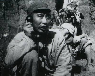 彭德怀气势汹汹地走着，怒气已经写到了脸上，那脚步声，也听起来格外的沉重。大家都看