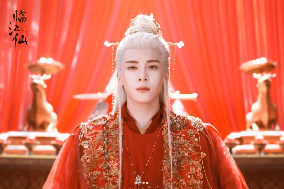 曾舜晞新剧被前妻做局，《临江仙》剧情跌宕引热议近日，古装仙侠剧《临江仙》正式官
