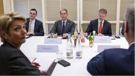 2天会谈结束，中美都没签字，中方带队回国前，先将了美国一军 3月16日，中美