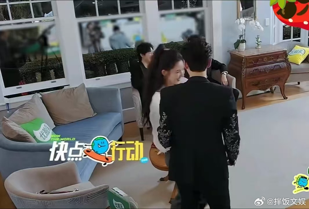 王玉雯你这一句话让地球团彻底放飞了！龚俊“豁出去了”在那儿浪，刘宇宁在后面追，场
