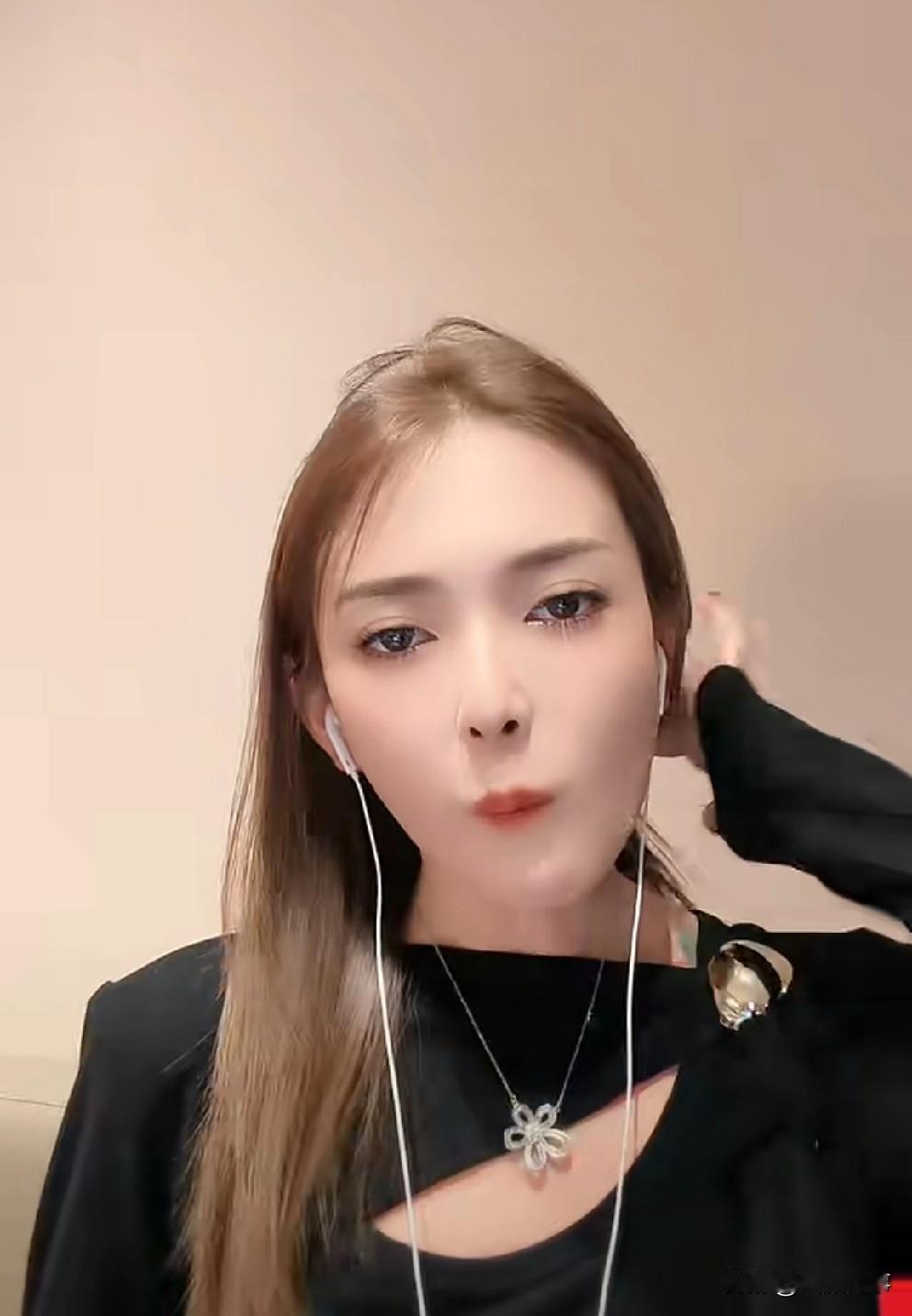 昨天老狗、白雨说好各自安好，今天又变脸开撕了！白雨警告老