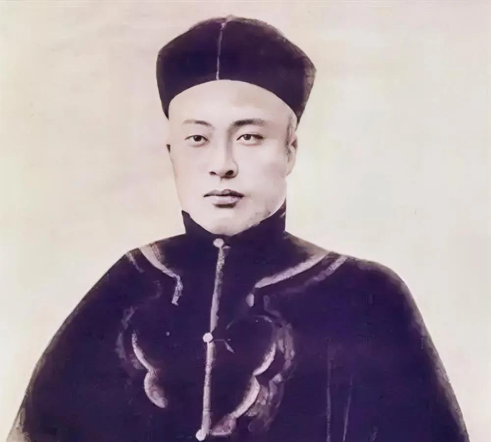 良弼这个人值得歌颂吹捧吗？有些人从故纸堆里淘出个良弼，来吹捧，满世界营销什么清