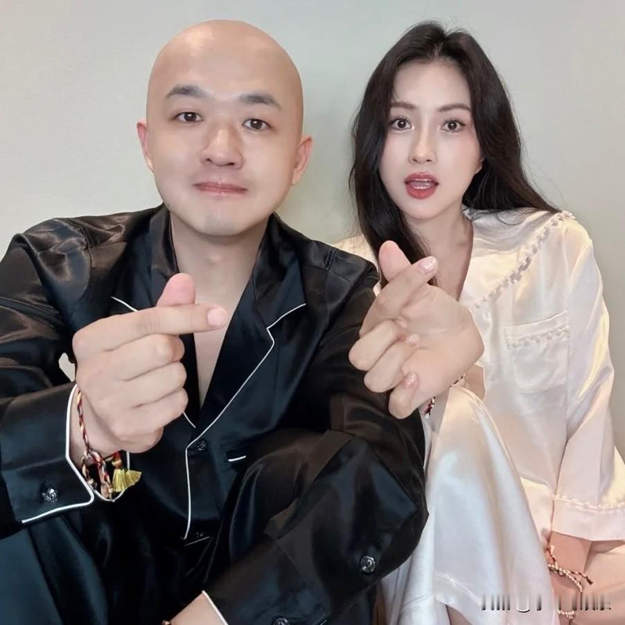 发现没，包文婧有个弱点，可能这辈子都改不掉，那就是在婚姻里实在太能忍了