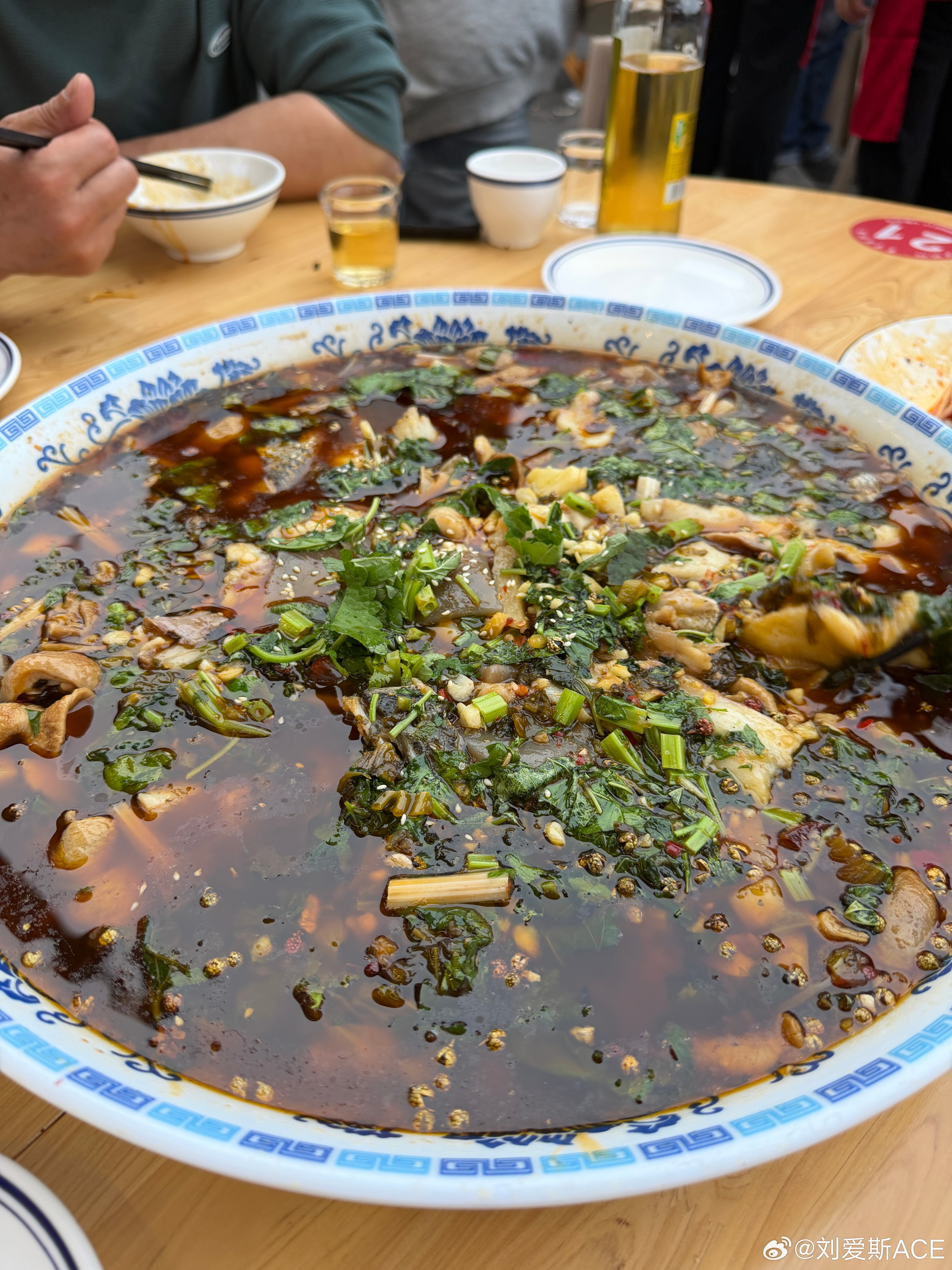肥肠藿香花鲢鱼这一口儿地道～美食分享绵阳·罗肥肠藿香花鲢鱼