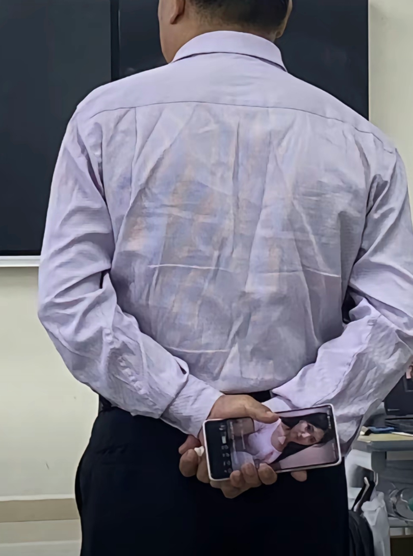 校方领导来检查手机屏没关[哭笑不得][哭笑不得][哭笑不得]