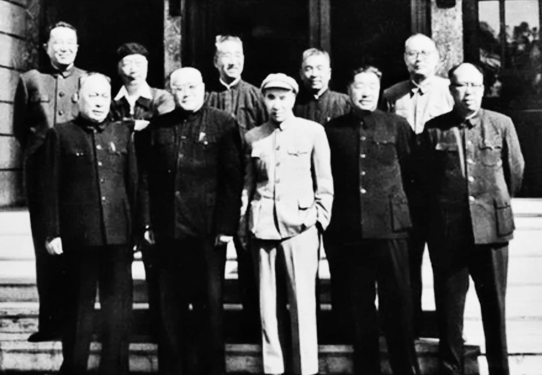 功劳最大的；彭德怀军事理论强；刘伯承歼敌排第二；粟裕歼敌排第三；林彪指挥