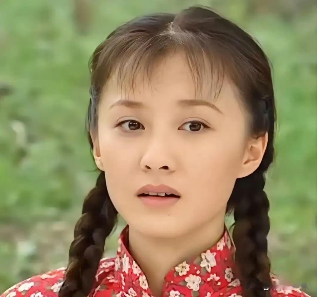 9月19日，49岁“可云”徐露近况曝光！皱纹明显，断崖式衰老，与年轻时判若两人