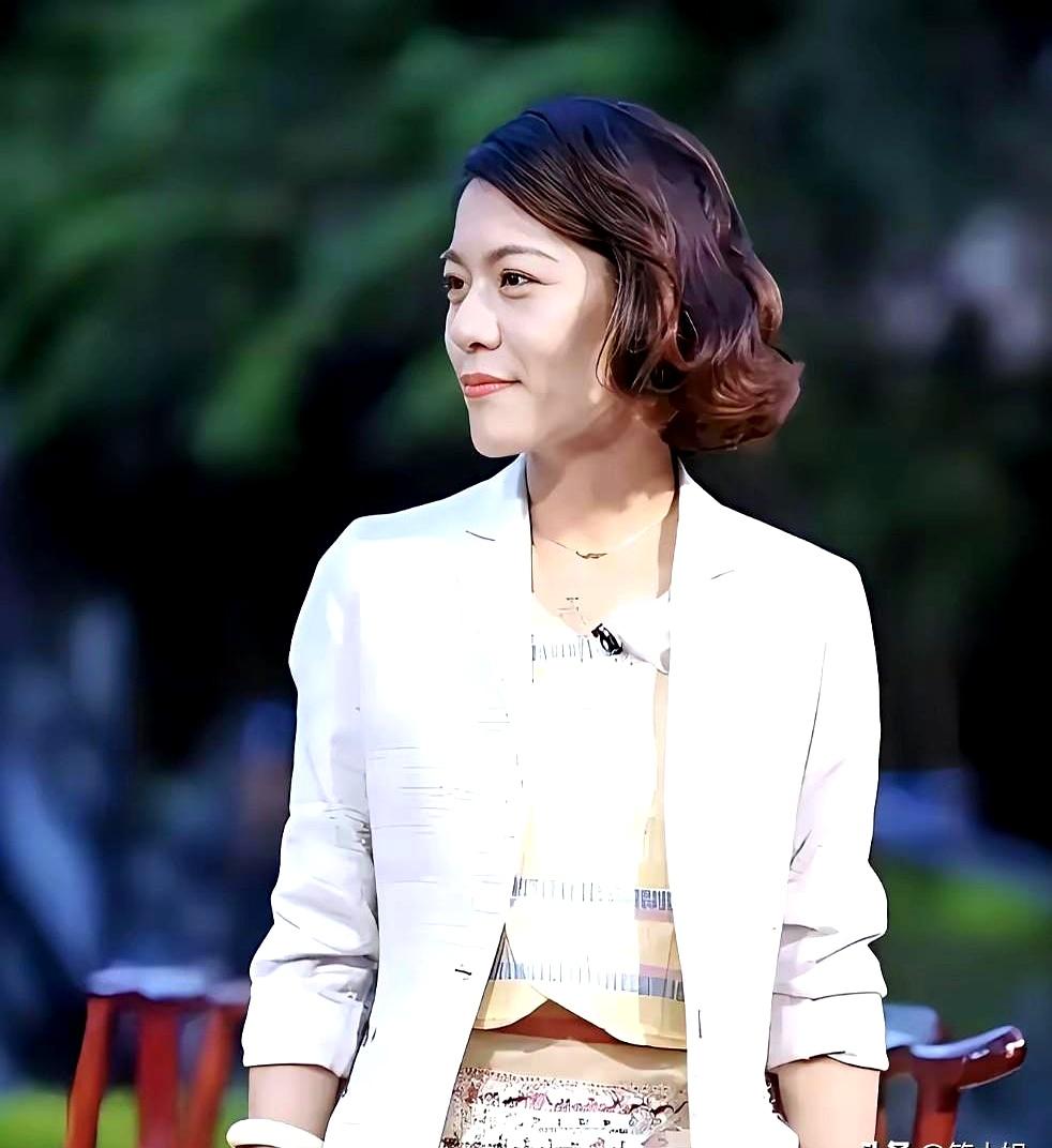 陈果这话说的够狠，但也够实在！一个女的要是能跟已婚男人纠缠不清好几年，千万别自