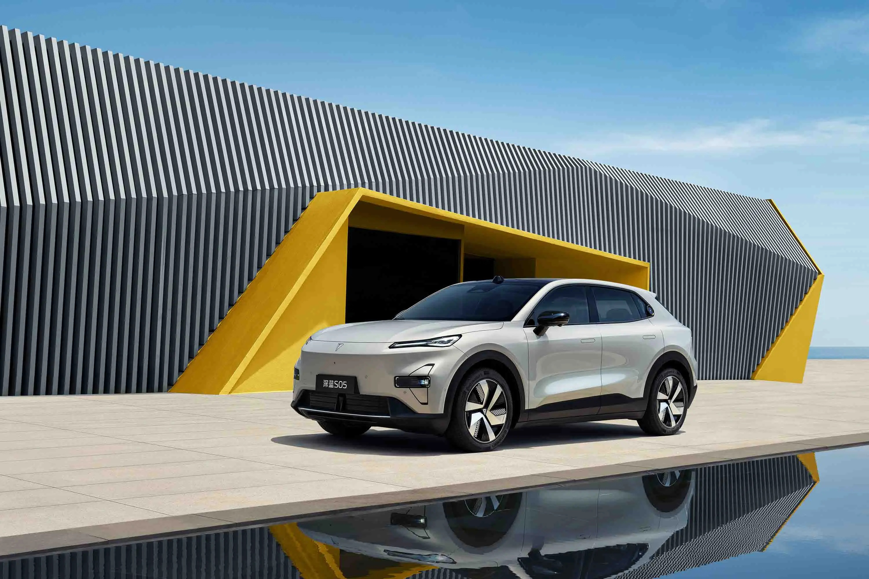 开深蓝S05通勤太对味了✨，北方冬天也没续航焦虑❄️，脉冲加热+热泵空调很省心，