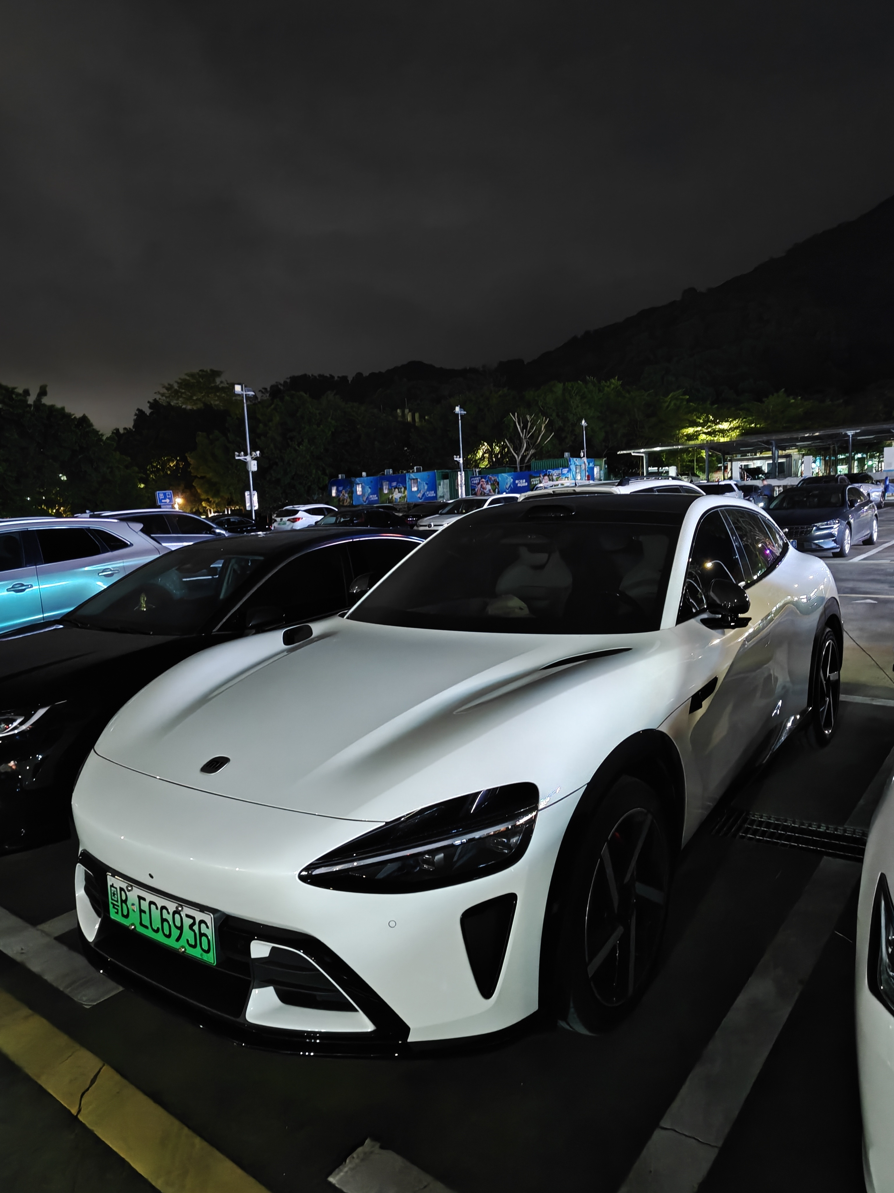 白色还行，车头满分，至于车尾，我保留意见​​​