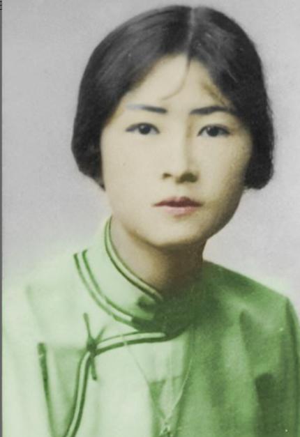 一次，高晓松想拍《林徽因传》，被林徽因的女儿梁再冰警告：“你要是拍我妈和徐志摩有