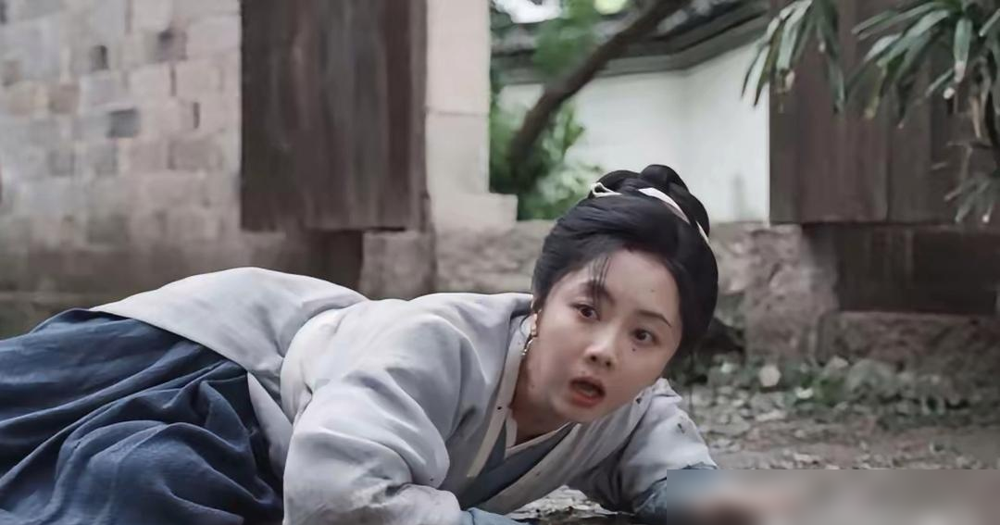 谭松韵演绝世美女？导演黄颖湘被骂惨了。原著里女主沈嘉兰，艳绝京城。谭松韵一张娃娃脸，书粉直接炸锅，说