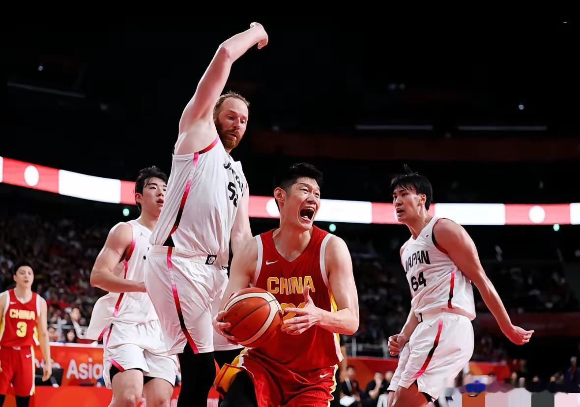 为什么男篮如此轻易的就败给了日本队？胡金秋说出了实情。赛后采访，胡金秋坦言，球队不光准备不够充分，还