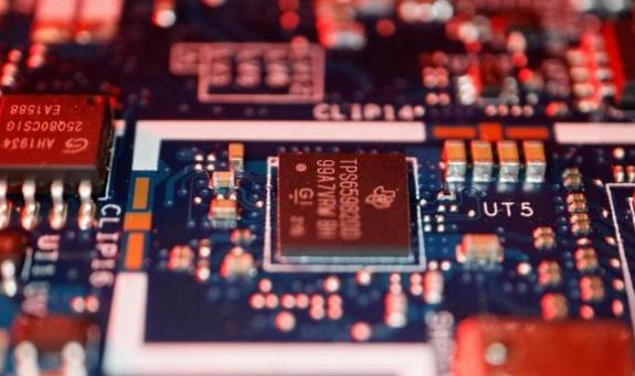 据台湾科技媒体报道，台积电中国区负责人及南京晶圆厂厂长罗镇球明确表示，只要符合监